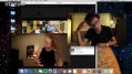 Dialog se odehrávají formou videohovorů (zde s Janem Cinou)
